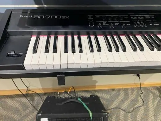 Roland RD-700SX DIGITAL STAGE PIANO 2